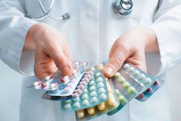 lékař zvolí antibiotika na prostatitidu