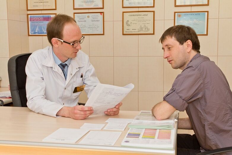 Prostatitida pacienta na přijetí specialisty